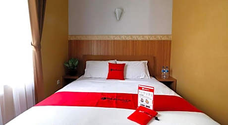 RedDoorz Plus near Undip Tembalang