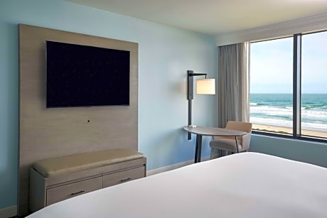 King Room with Ocean View - Non-Smoking