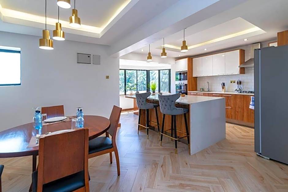CySuites Apartment Hotel