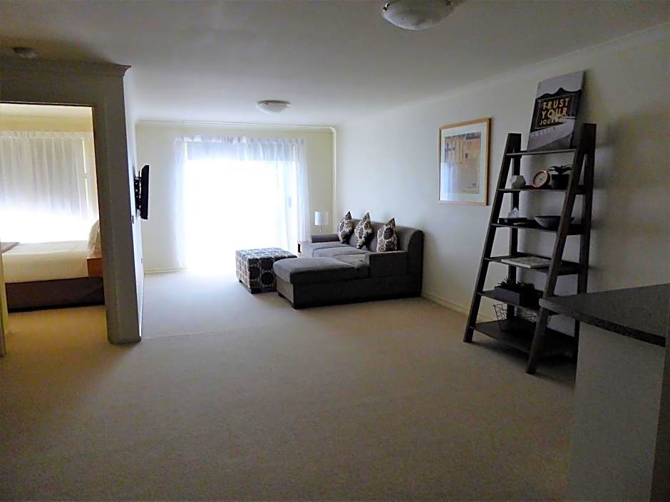 Photo 1 of 19 of 1 Bedroom Apartment