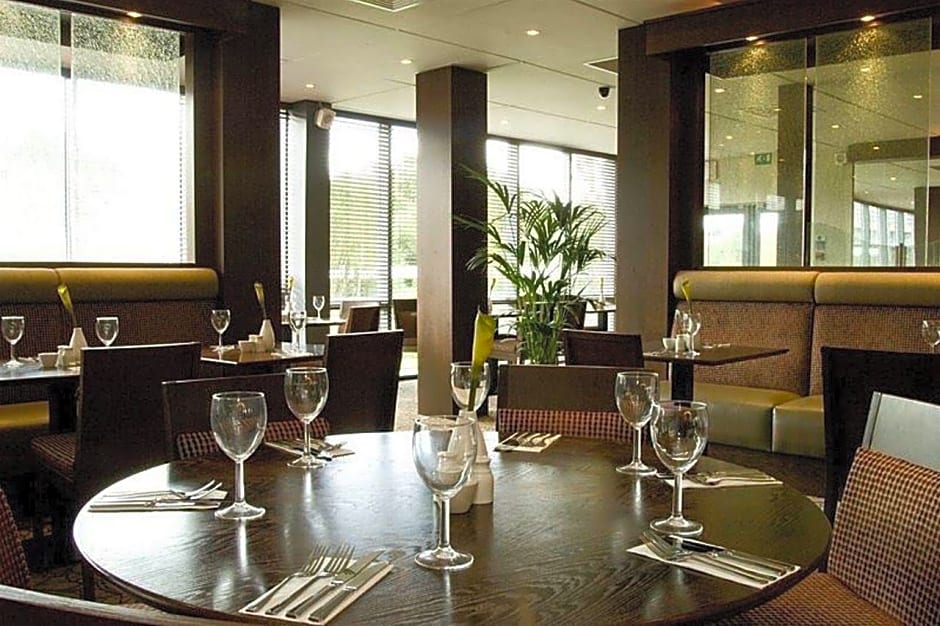 Premier Inn Castleford (Xscape, M62 J32)