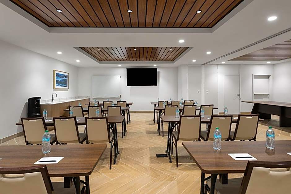 Staybridge Suites Manteca By IHG