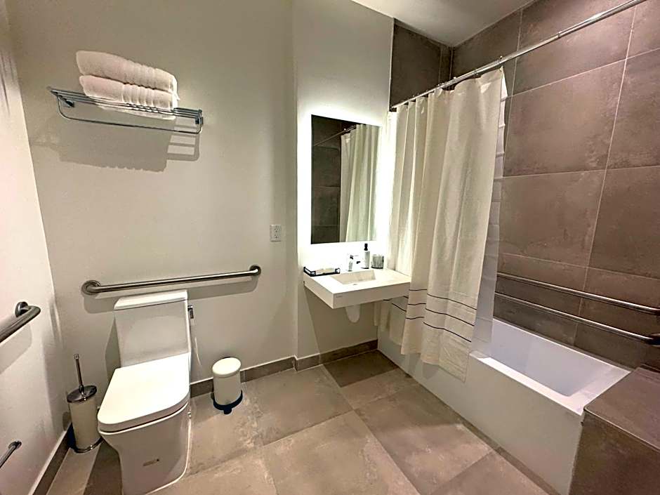 Smart brickell deluxe apartment