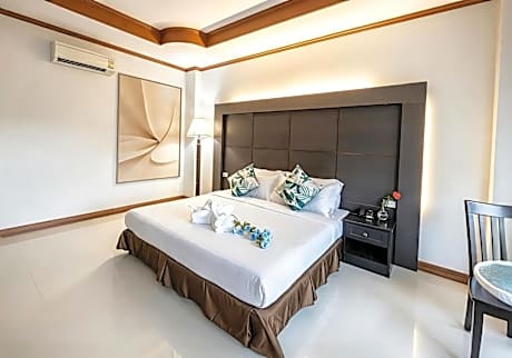Deluxe Double Room with Balcony