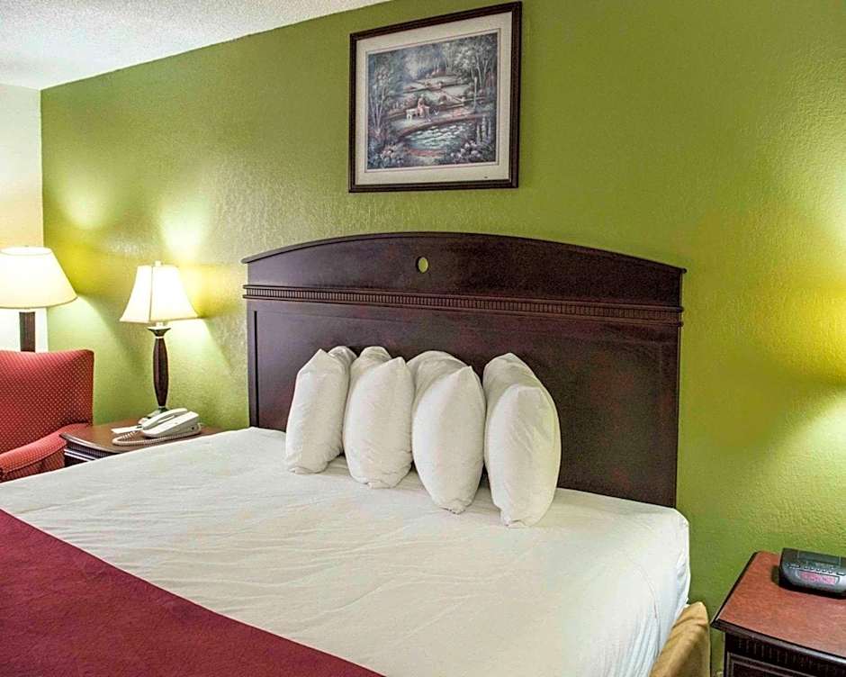 Quality Inn Chipley I-10 at Exit 120