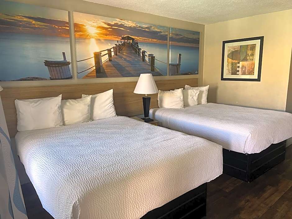 Days Inn by Wyndham St. Petersburg Central