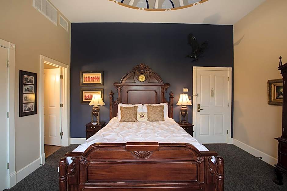 Gruene River Hotel & Retreat