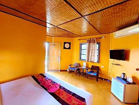 Deluxe Double Room with Air Conditioning