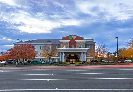 Holiday Inn Express Hotel & Suites Roseville - Galleria Area By IHG