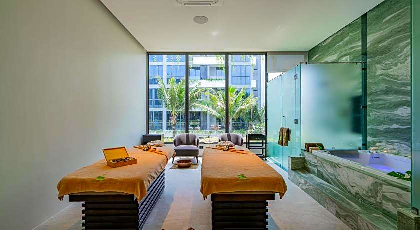 La Green Hotel & Residence