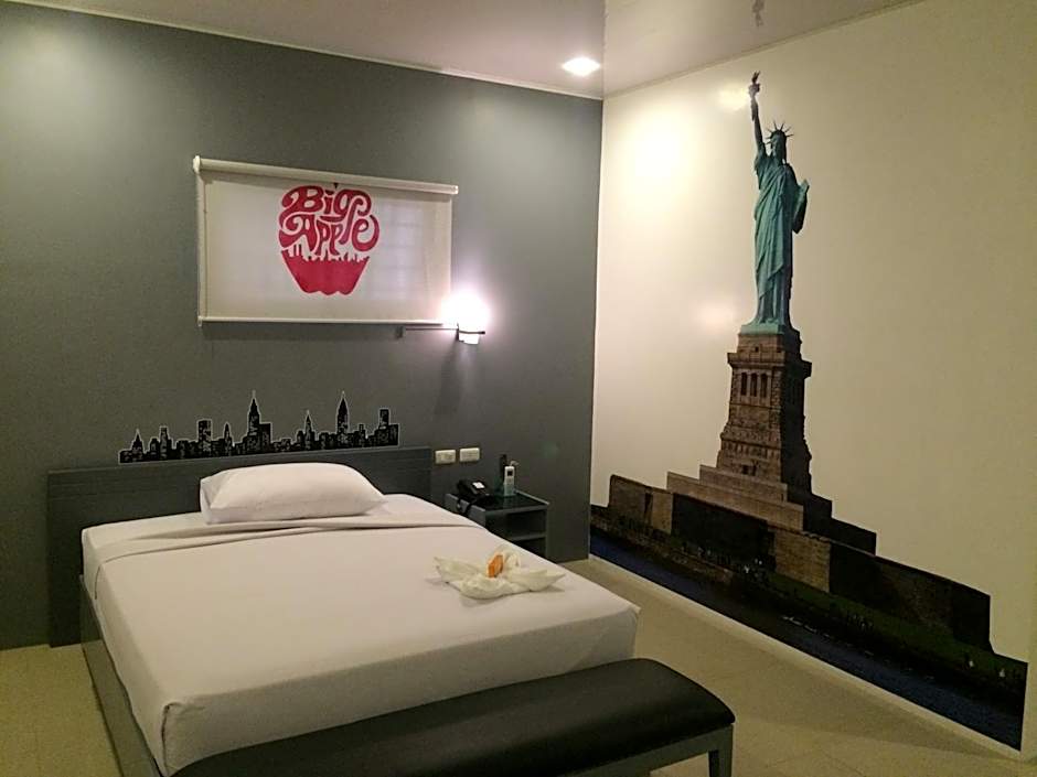 Photo 1 of 6 of Junior Suite