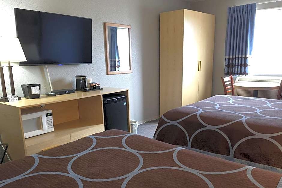 Super 8 by Wyndham Swift Current