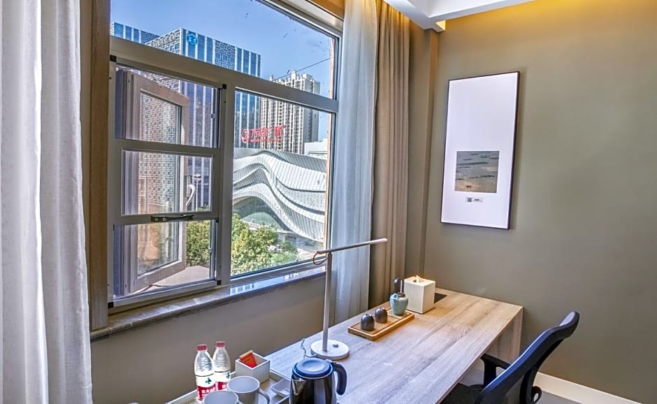 Atour Hotel (Jining Taibai Road Canal City)