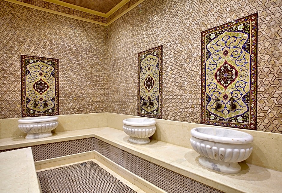 Shah Palace Luxury Museum Hotel