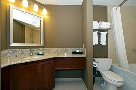 Queen Suite with Sofa Bed - Disability Access
