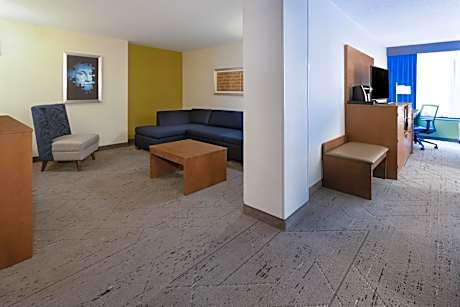 Queen Suite with Two Queen Beds - Non-Smoking