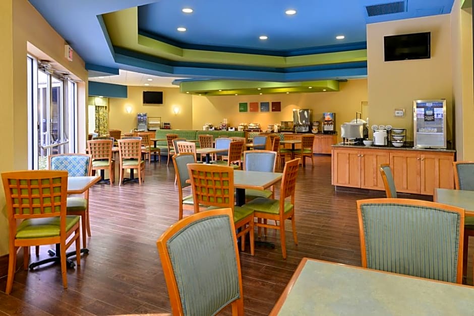 Crowne Plaza Orlando - Lake Buena Vista By IHG