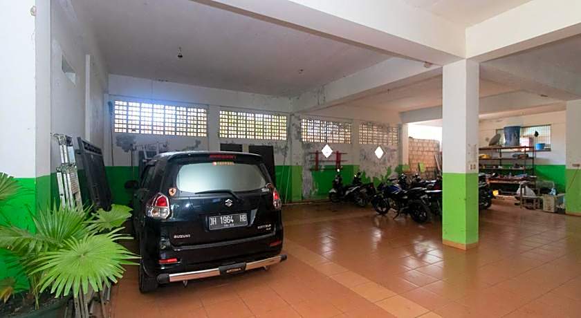 RedDoorz @ Frans Seda Kupang