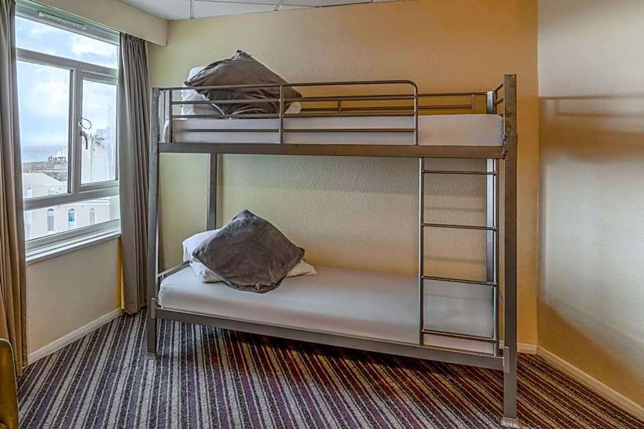 The Grand Burstin Hotel