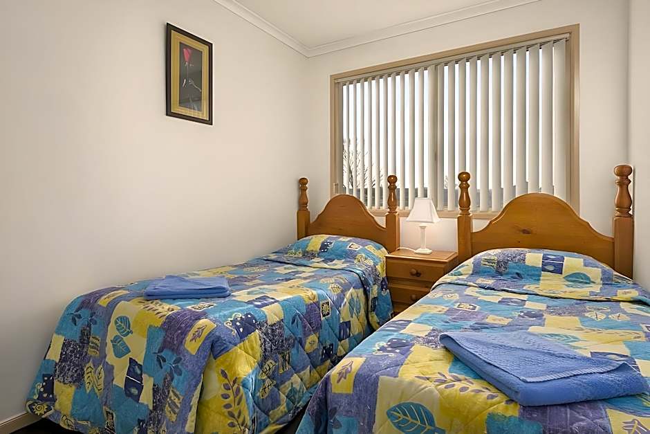 Amoshouse & Swansea Ocean Villas