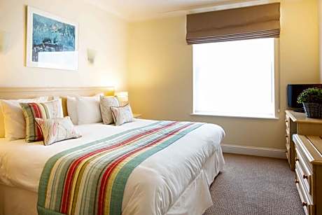 One Bedroom Apartment with Wall Bed