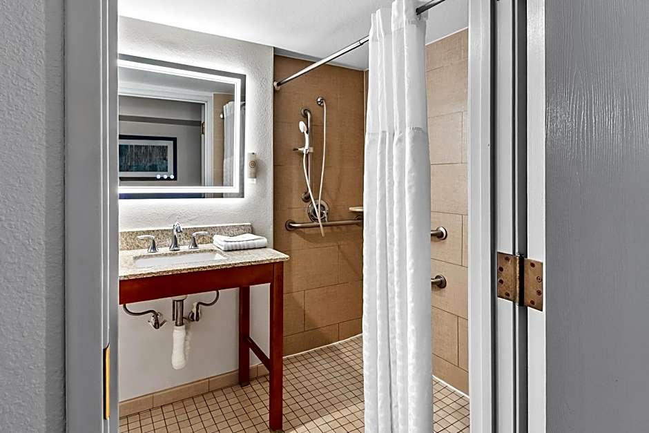 Comfort Suites Near Potomac Mills