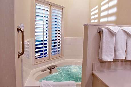 King Room with Spa Bath