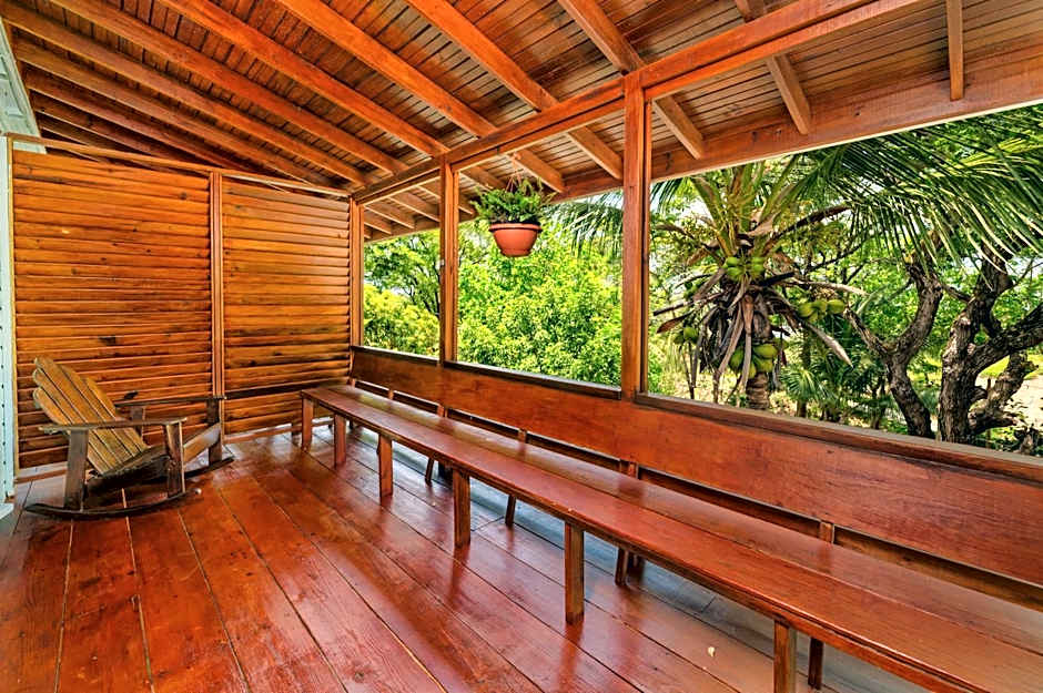 Hotel and Dive Center Roatan Yacht Club