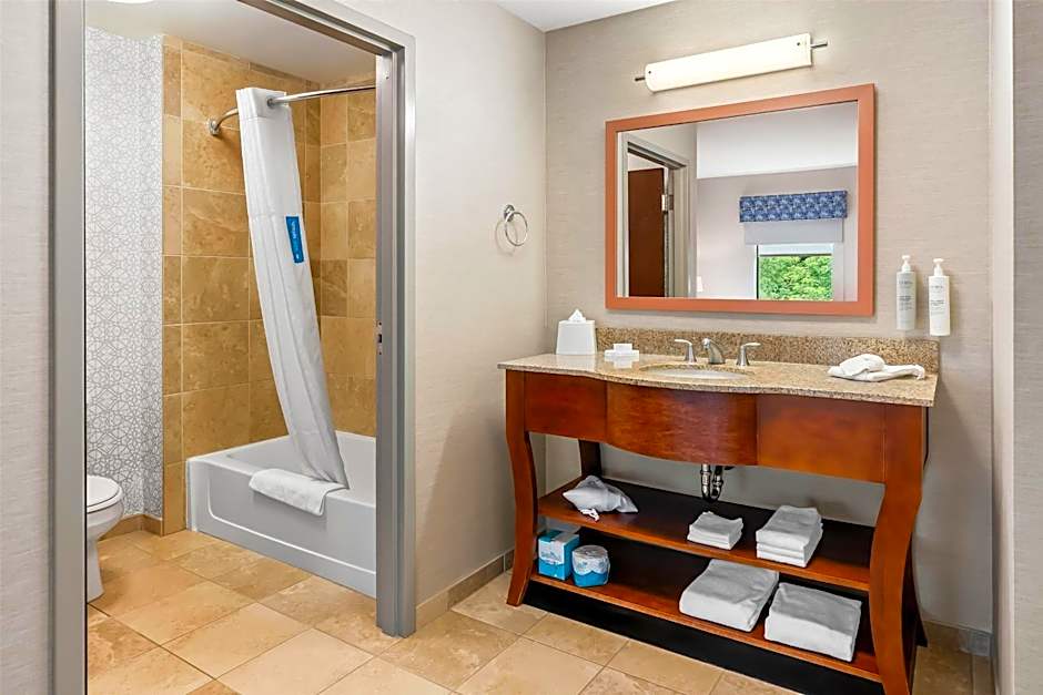 Hampton Inn By Hilton & Suites Grove City