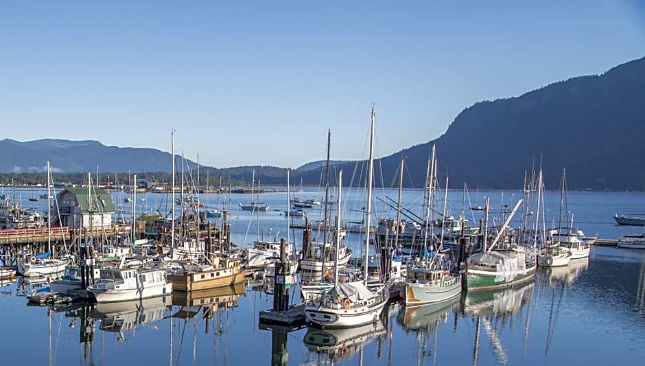 Oceanfront Suites At Cowichan Bay