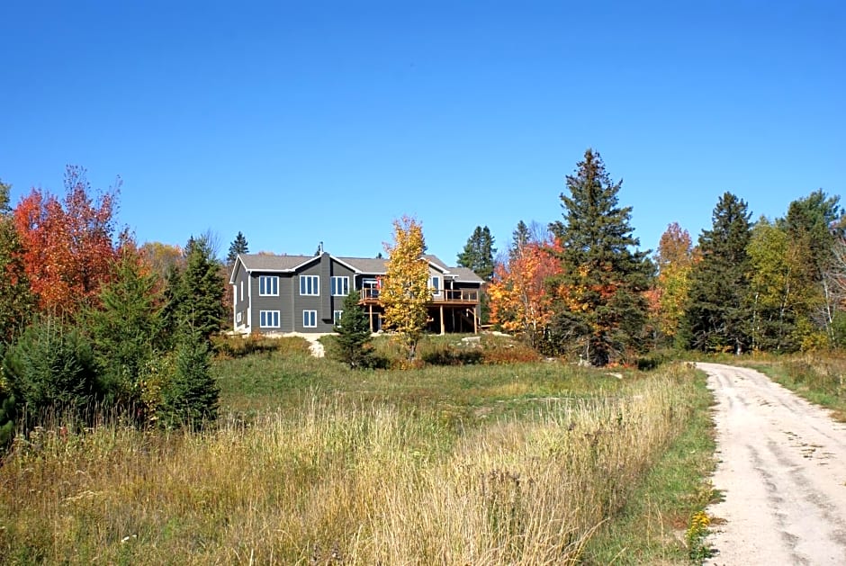 Top of Algonquin Bed and Breakfast