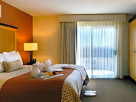 2 Bedroom Suite King Bed