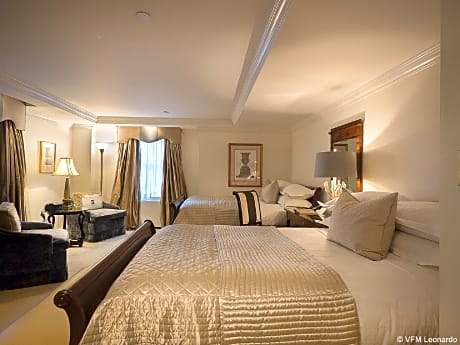 STUDIO TWO DOUBLE BEDS