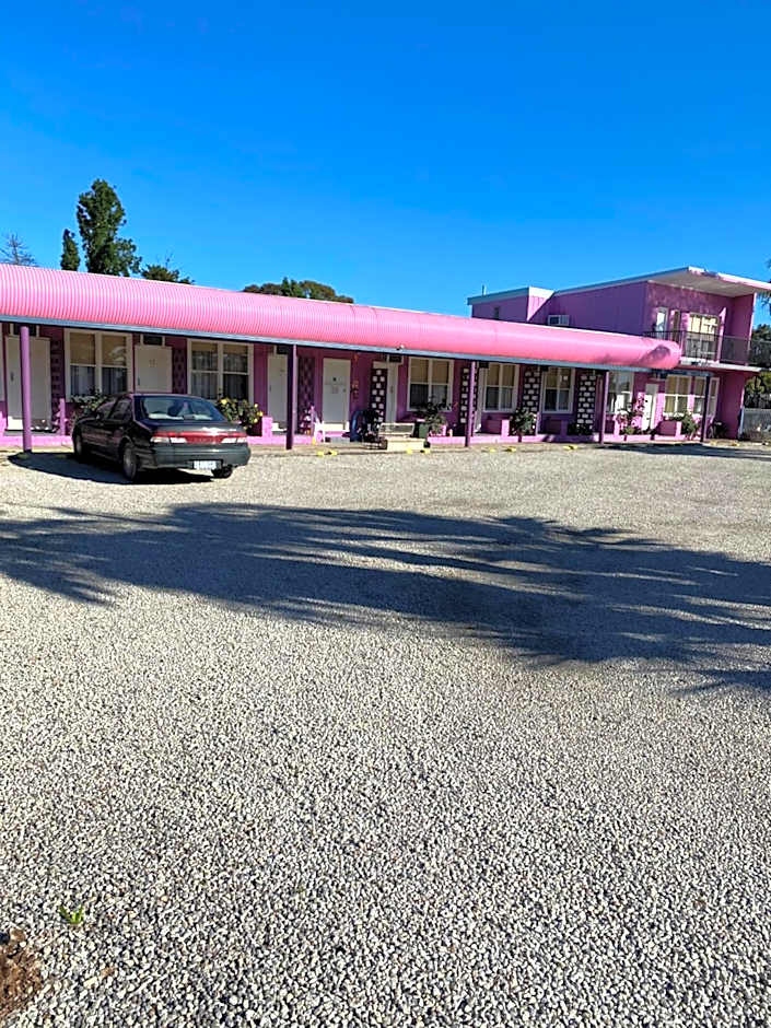 Paddle Steamer Motel