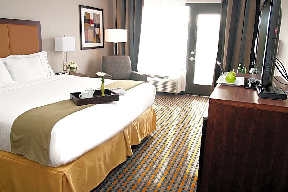 Holiday Inn Express Pembroke By IHG