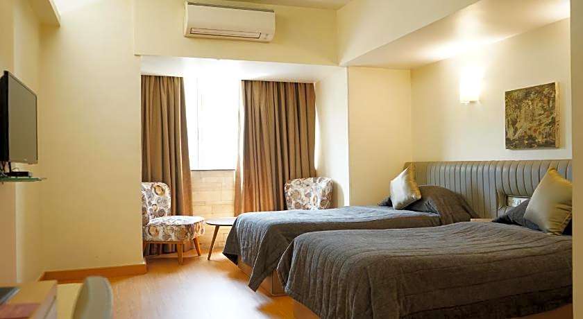 Diplomat Hotel