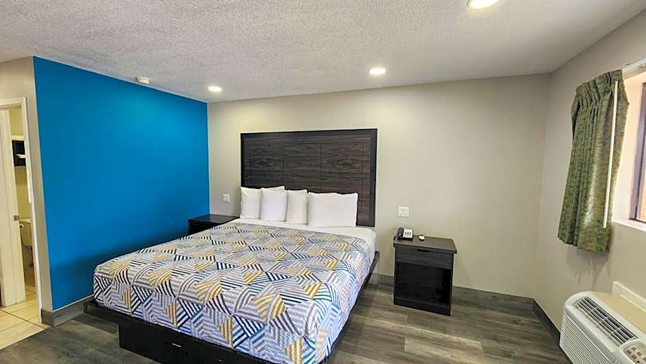 Scottish Inn & Suites