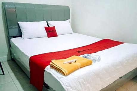 RedDoorz @ Flamboyan Harapan Indah