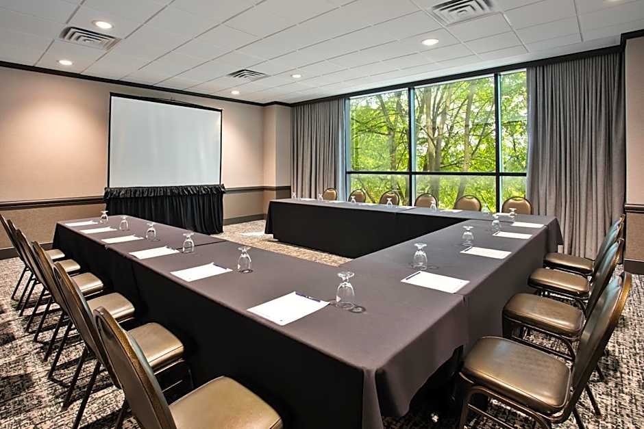 DoubleTree by Hilton Lansing