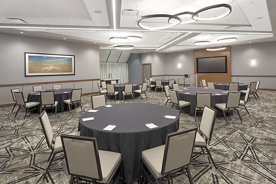 Crowne Plaza Lansing
