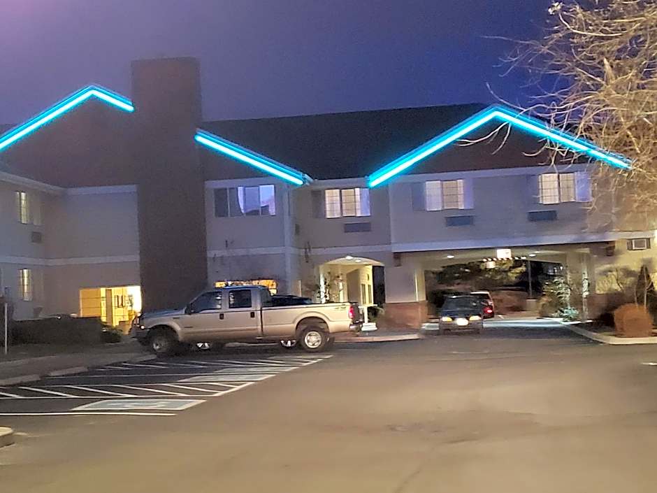 Country Inn & Suites by Radisson, Bend, OR