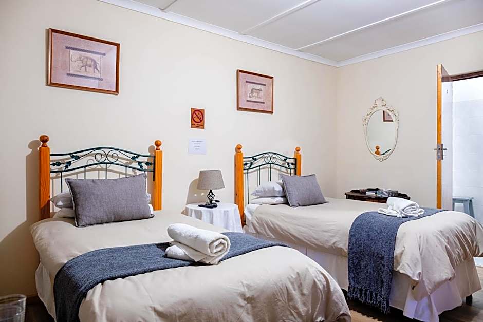 Karoo Ouberg Guest Lodge