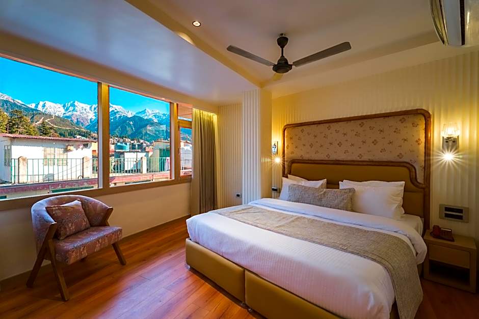 Tripli Hotels M & Resort