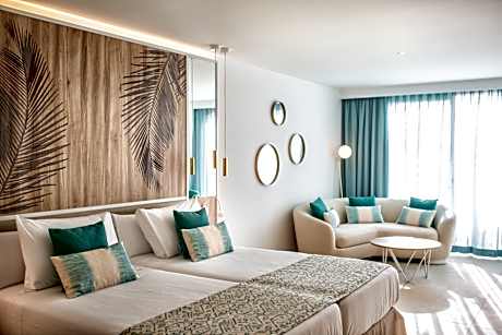 Junior Suite Platinum Side Sea View Single Use
