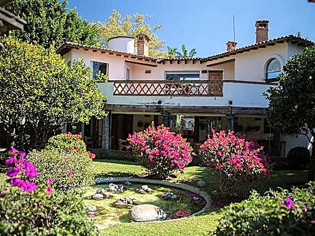 Casa Bugambilia, Un Pequeño Hotel en Tepoztlán