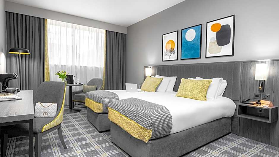 Plaza Hotel Tallaght