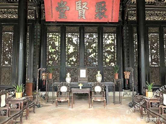 Guang Zhou Guang Wan Bin Guan Chen Jia Ci Di Tie Zhan Dian