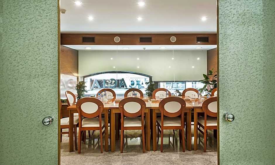 Acacia Suite