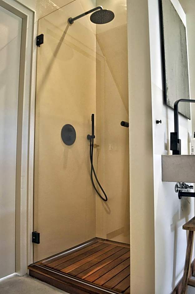 Van Heeckeren Apartments & Suites Buren