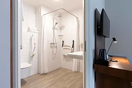 Standard Twin Room - Disability Access
